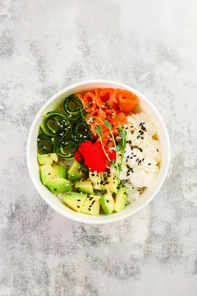Poke Bowl s lososem