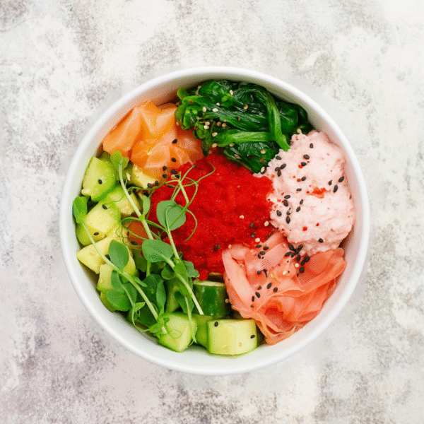 Poke Bowl s krabem a lososem